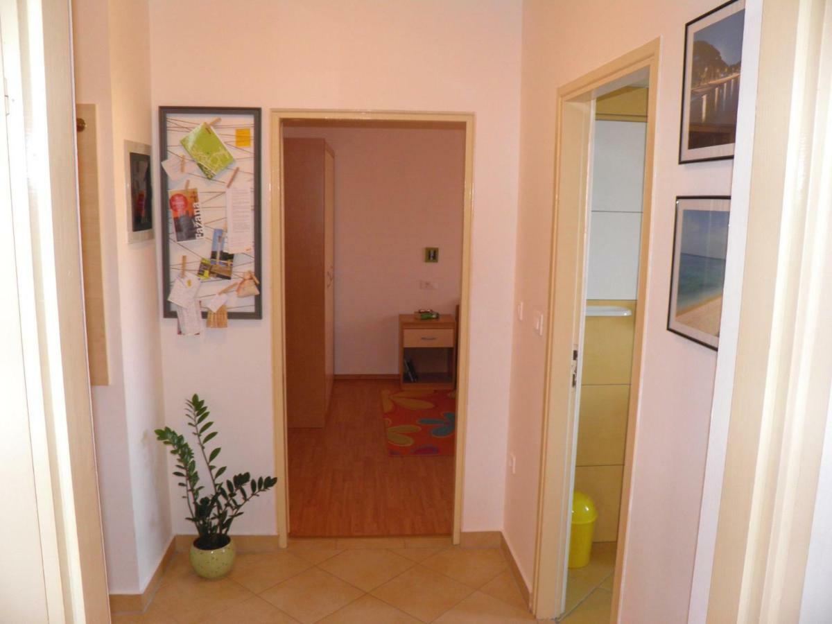 Apartment Suzy With Private Parking Fažana Esterno foto